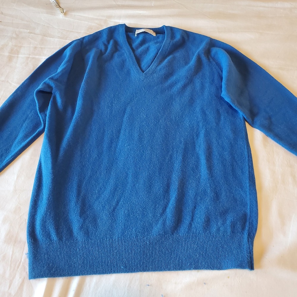 Clan Douglas sz L Cobalt Blue 100% Pure Cashmere V-Neck Sweater Made in Scotland
